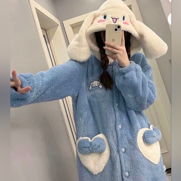 1 Cozy Blue Cinnamorroll Jacket with Heart Accents - Picture 5 of 5